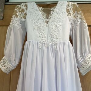 White formal dress. Baptism, First Communion, Flower Girl dress. Pristine 🤍
